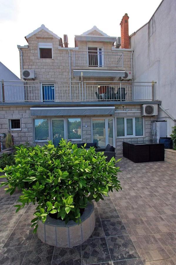 Apartment Samanta Supetar Exterior foto